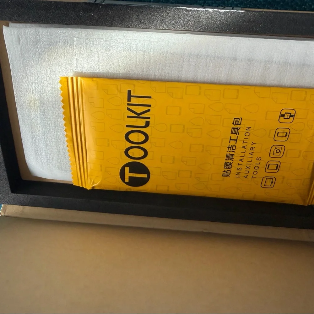 iPhone BUNDLE 17 PRO MAX Accessory bundle - Picture 4 of 10